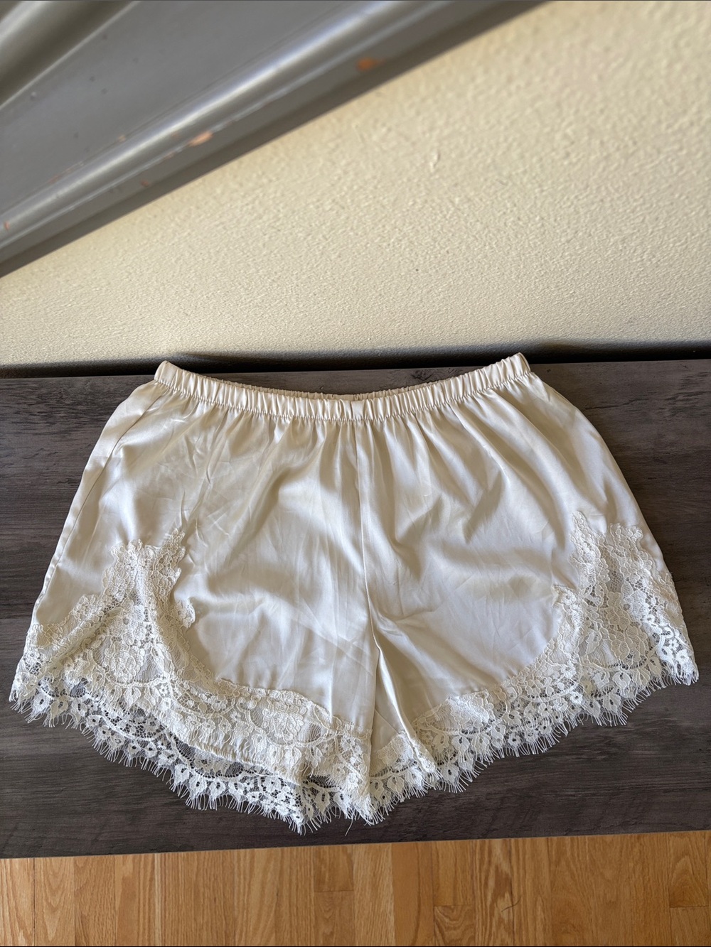 Sugarkiss Ivory Lace Trim “Silky” Shorts Size Medium